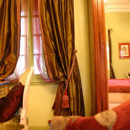 Gypsy Hotel 3*